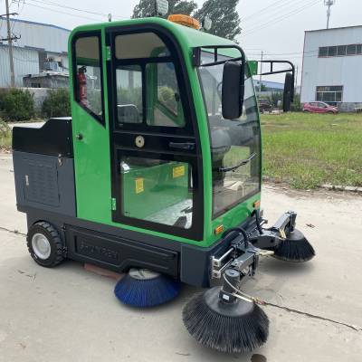 环卫机械 道路清扫车、环卫车配件与小型扫地车的发展与应用